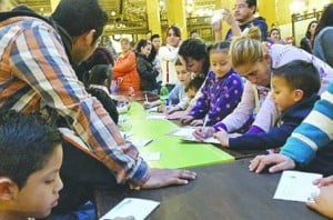 Correos de México-niños escriben su cartita a los  Reyes