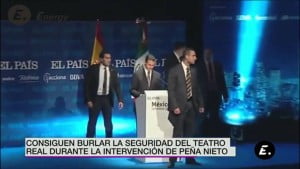 Intentan golpear a Peña Nieto en España