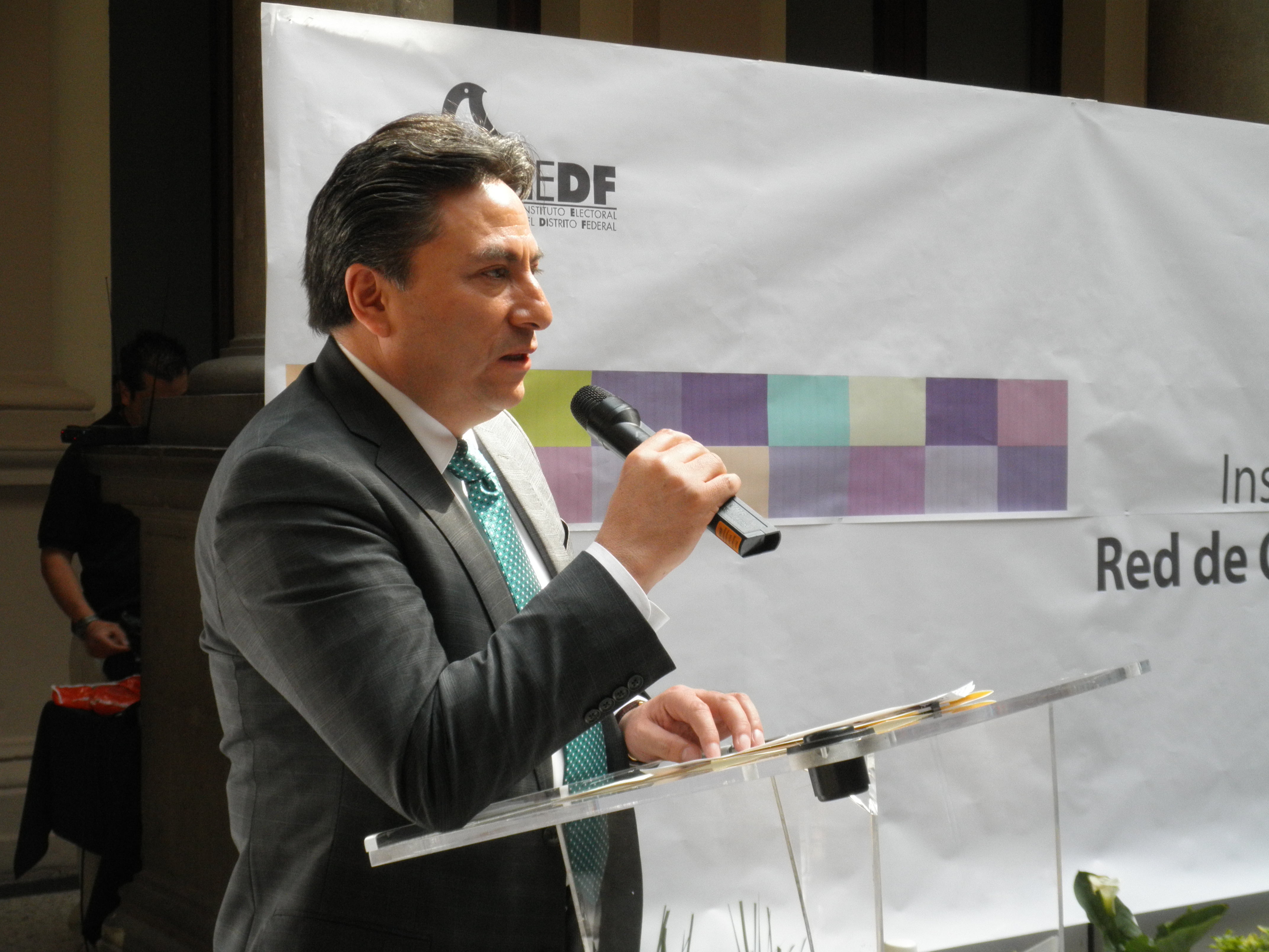 El consejero Presidente del IEDF, Mario Velázquez Miranda