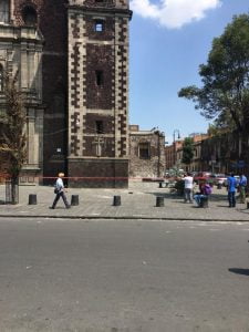 Antes de llegar a Santo Domingo, una parte del campanario cayó, foto de Luis