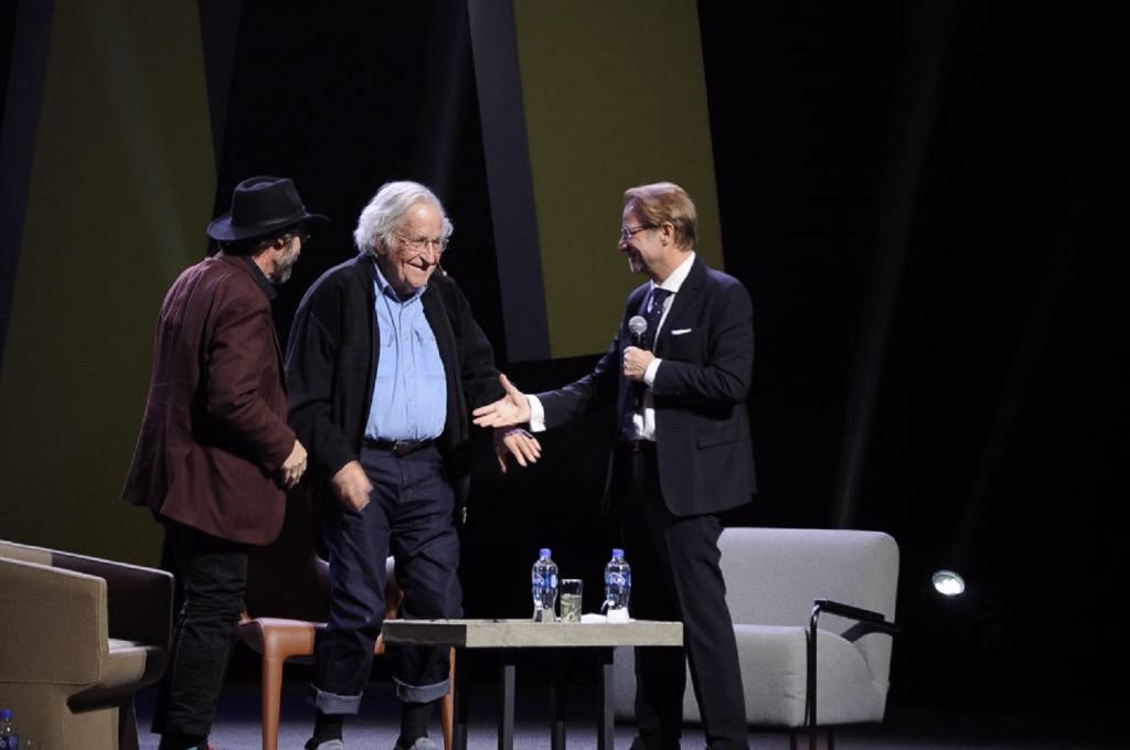 Lawrence Krauss, Noam Chomsky y Andrés Roemer. Foto. Cortesía