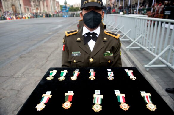 Militar con condecoraciones